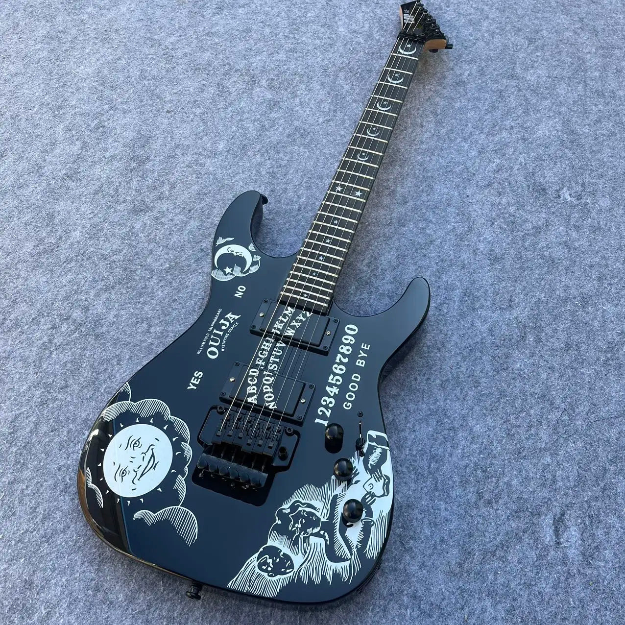 Chitarra Elettrica Versatile, Sistema Vibrato Migliorato, Sistema di Pickup Attivi, Consegna Rapida