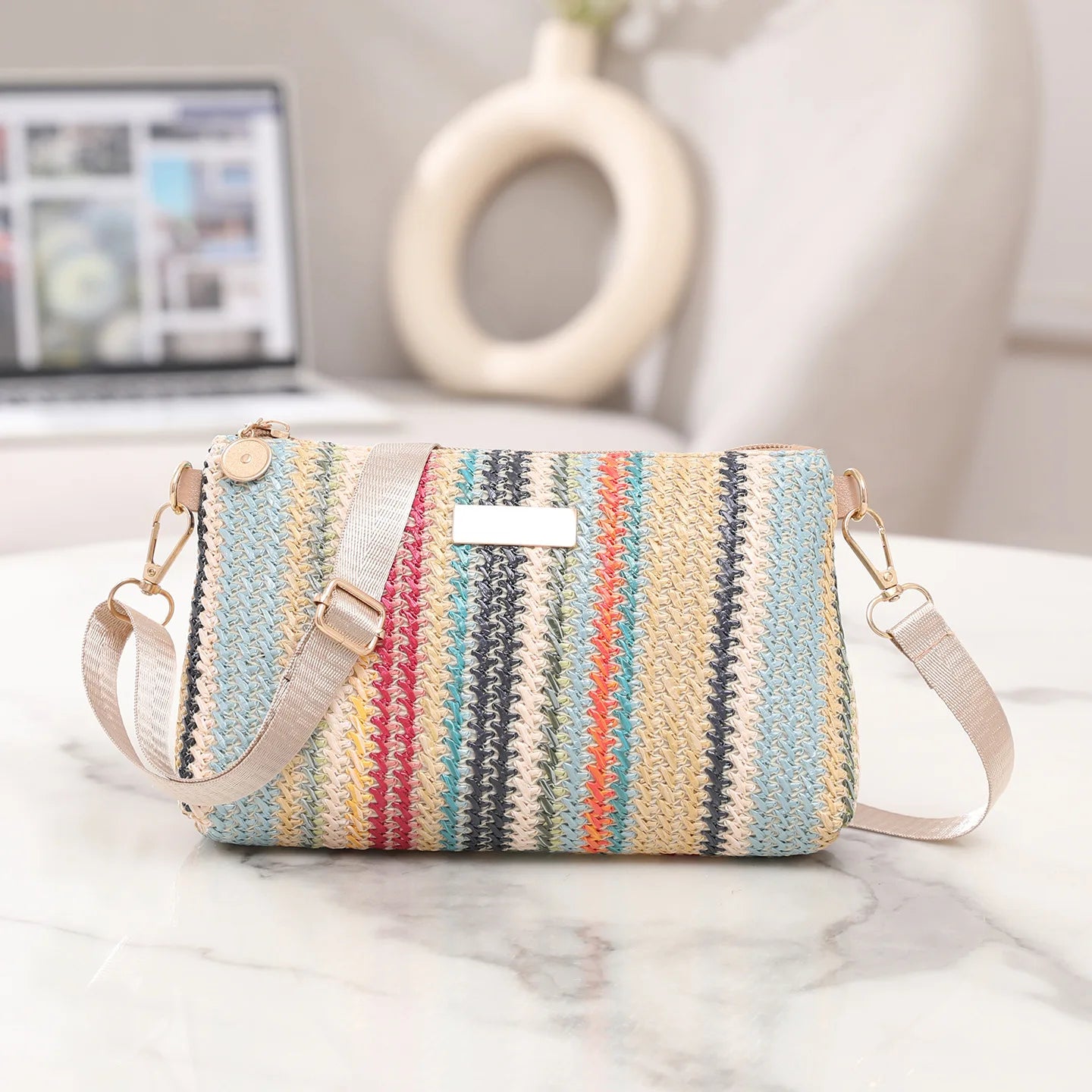 Borsa da tessitura in paglia arcobaleno alla moda da donna Borsa a tracolla stile vacanza al mare estiva Borsa quadrata piccola casual quotidiana di nuova moda