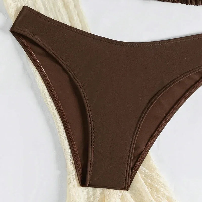 Set bikini da donna in pizzo trasparente con top a triangolo allacciato al collo e gonna da spiaggia con volant - Elegante costume da bagno per le vacanze estive al mare