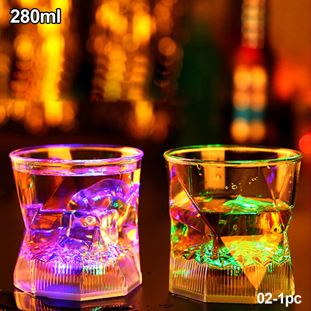 Nuova tazza lampeggiante vino birra Whisky tazza acqua bevanda bicchiere LED automatico incandescente tazza partito forniture Decorative