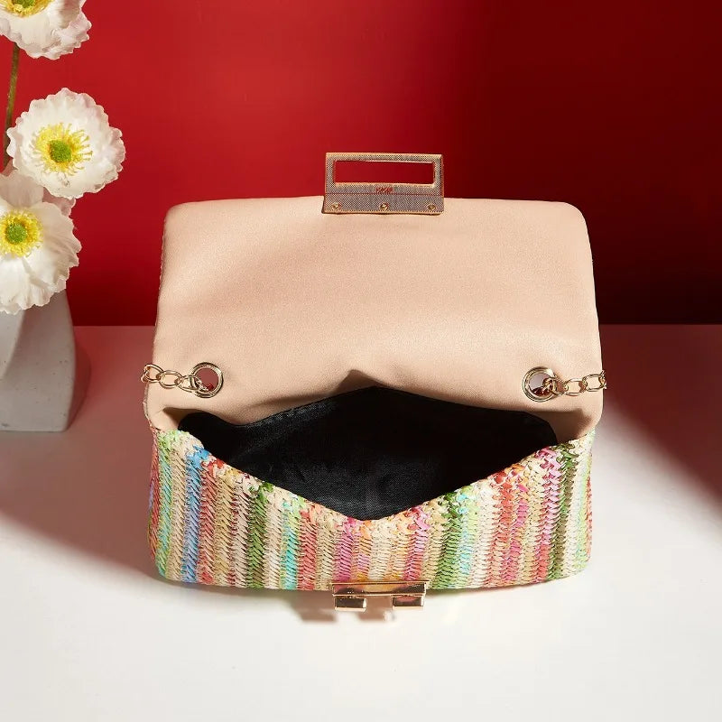 Borsa da donna in paglia lavorata a maglia in rattan a righe multicolori con borsa a catena Borse a tracolla da donna Borsa con patta dal design da viaggio