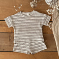 Set di abbigliamento estivo per bambini, maglietta a righe e pantaloncini, 2 pezzi, per bambini e bambine, stile casual, per bambini da 0 a 3 anni, completo elegante