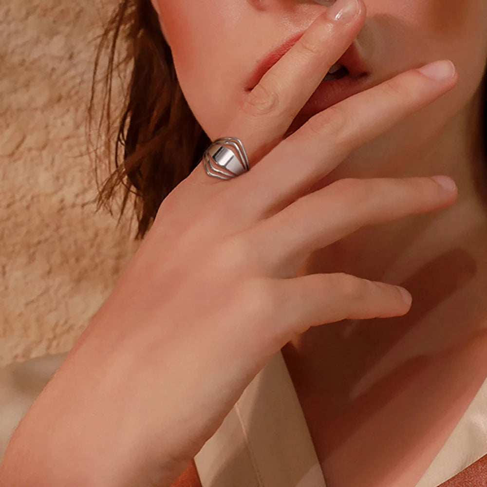 Skyrim Anello da donna in acciaio inossidabile Semplice cuore Farfalla Fasi lunari Anelli da dito geometrici Regalo di nozze per l'amante Commercio all'ingrosso