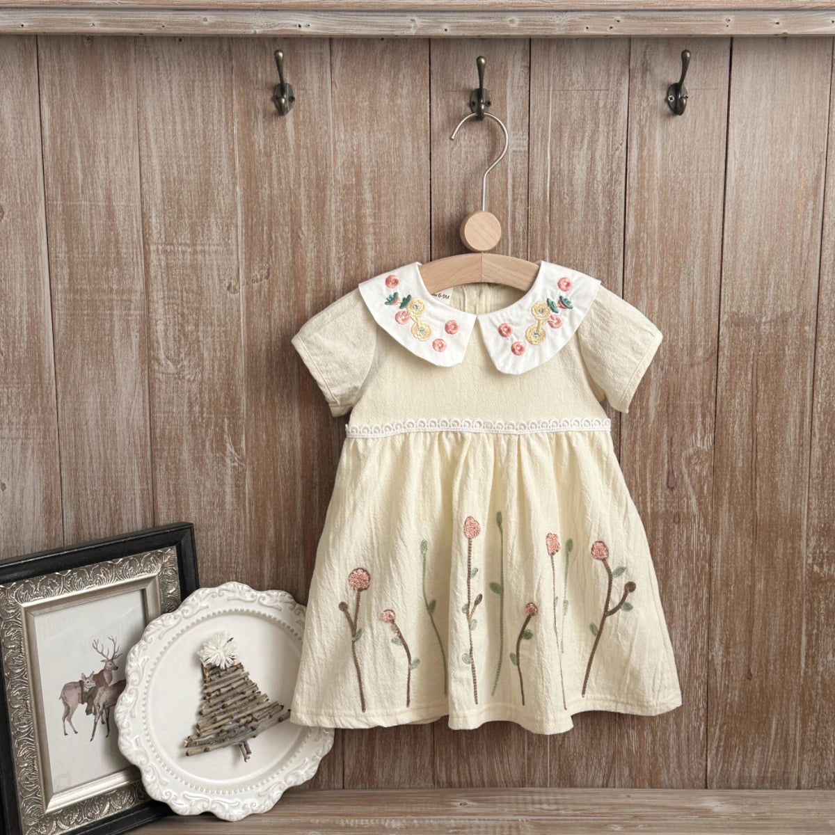 Abito estivo in puro cotone per bambina, grazioso vestito da principessa con colletto a bambola e ricami floreali per neonate da 0 a 3 anni