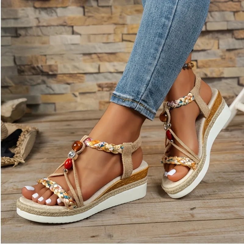 Sandali con Zeppa Bohemien da Donna 2025 Nuovi Sandali con Plateau Colorati con Cinturino Intrecciato e Perline Scarpe Estive Casual con Punta Aperta da Spiaggia