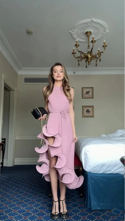 Elegante Abito Lungo Giallo Halter da Donna Senza Maniche con Balze Irregolari e Spacco Alto, Vestito Aderente Romantico per Ospiti di Matrimoni e Feste 2026