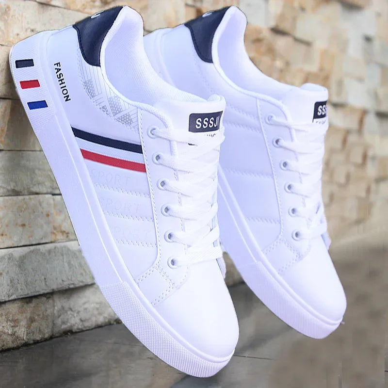 Scarpe da ginnastica estive da uomo Scarpe vulcanizzate casual Scarpe da lavoro bianche piatte leggere e traspiranti per uomo Scarpe da tennis Tênis Masculino
