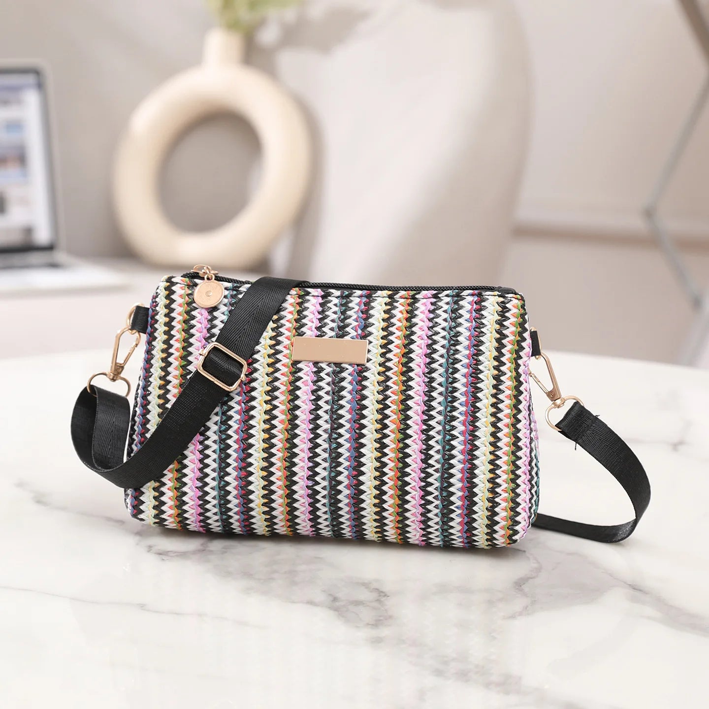 Borsa da tessitura in paglia arcobaleno alla moda da donna Borsa a tracolla stile vacanza al mare estiva Borsa quadrata piccola casual quotidiana di nuova moda