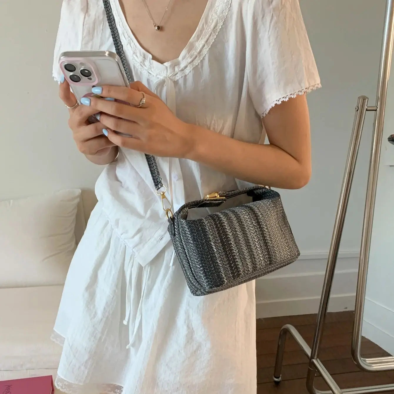 Borsa estiva per tessitura erba arcobaleno 2025 Nuova borsa a tracolla casual alla moda Borsa a tracolla alla moda Borsa quadrata piccola da donna