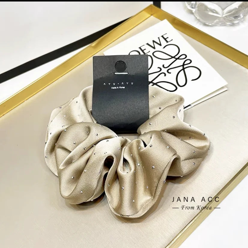 2023 Moda donna Scrunchie in seta con strass Fascia elastica per capelli in raso Ragazze Grande cravatta per capelli Balck Croccante per accessori per capelli