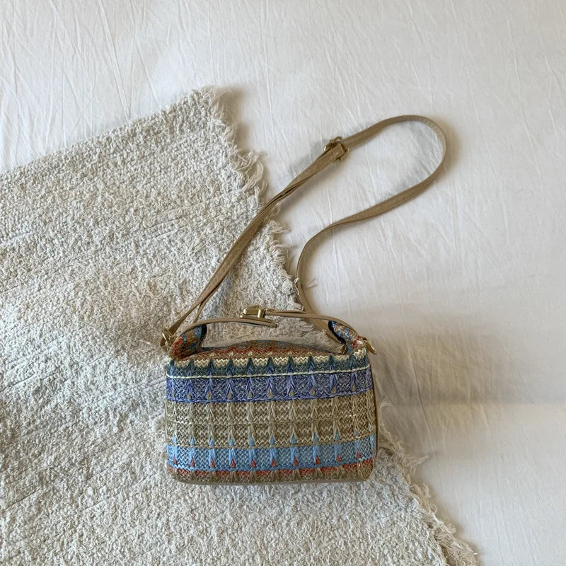 Borsa a tracolla a tracolla in tessuto colorato, borsa a tracolla da donna in stile etnico con griglia di colore a contrasto arcobaleno, pochette in paglia di rafia Boho