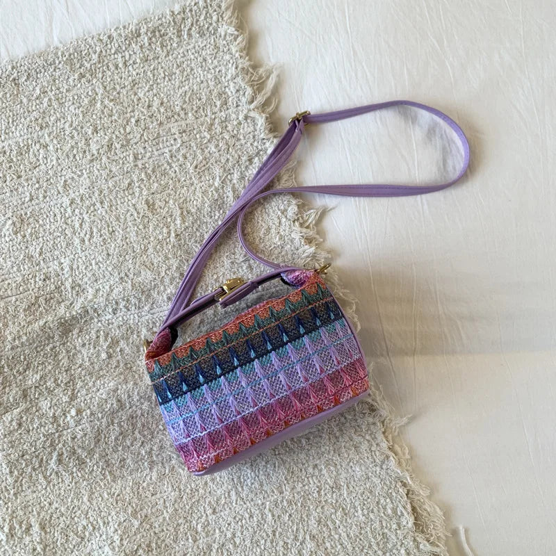 Borsa a tracolla a tracolla in tessuto colorato, borsa a tracolla da donna in stile etnico con griglia di colore a contrasto arcobaleno, pochette in paglia di rafia Boho