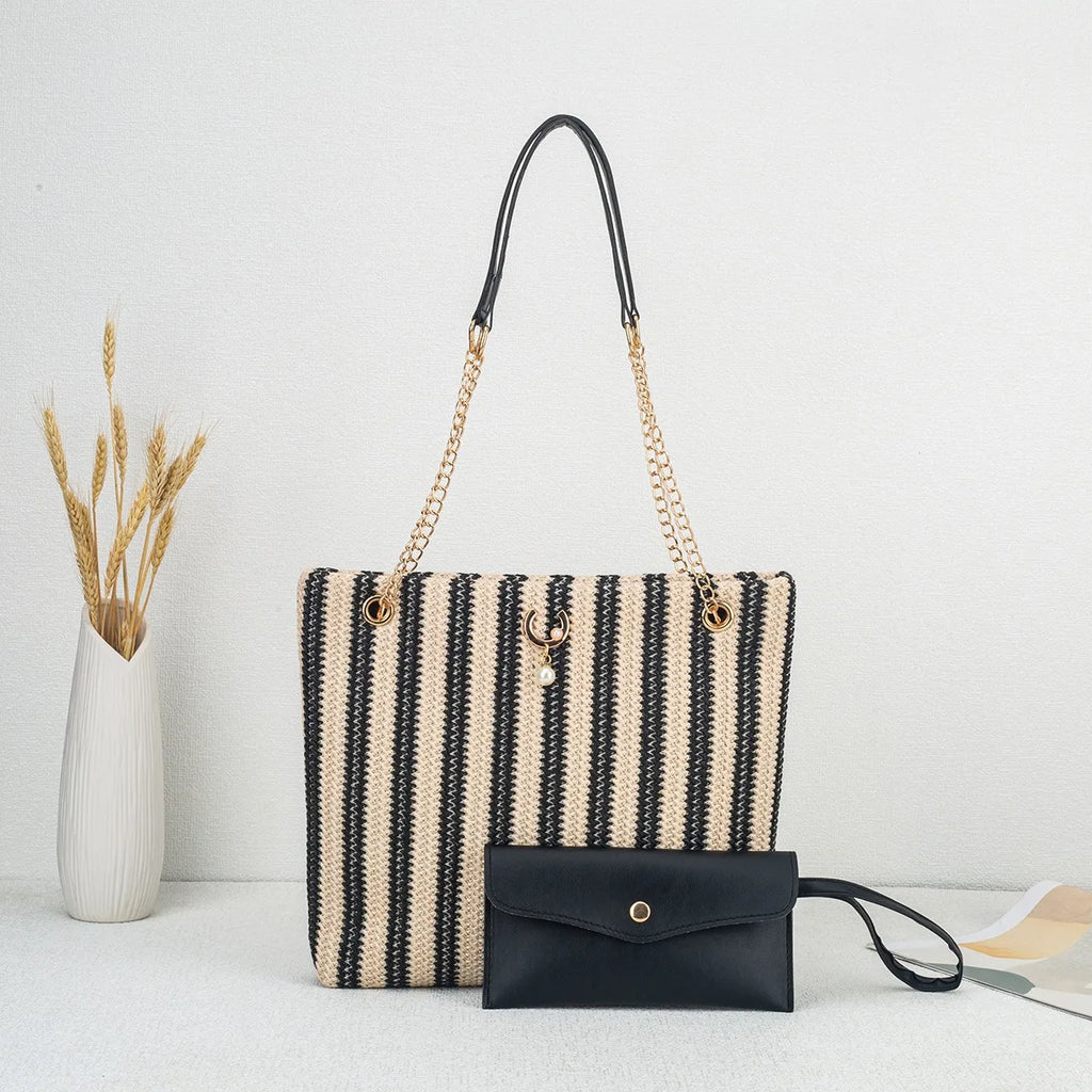 Borsa da Spiaggia in Paglia Intrecciata per Donna, Grande Borsa a Tracolla con Catena, Design da Viaggio con Chiusura a Patta