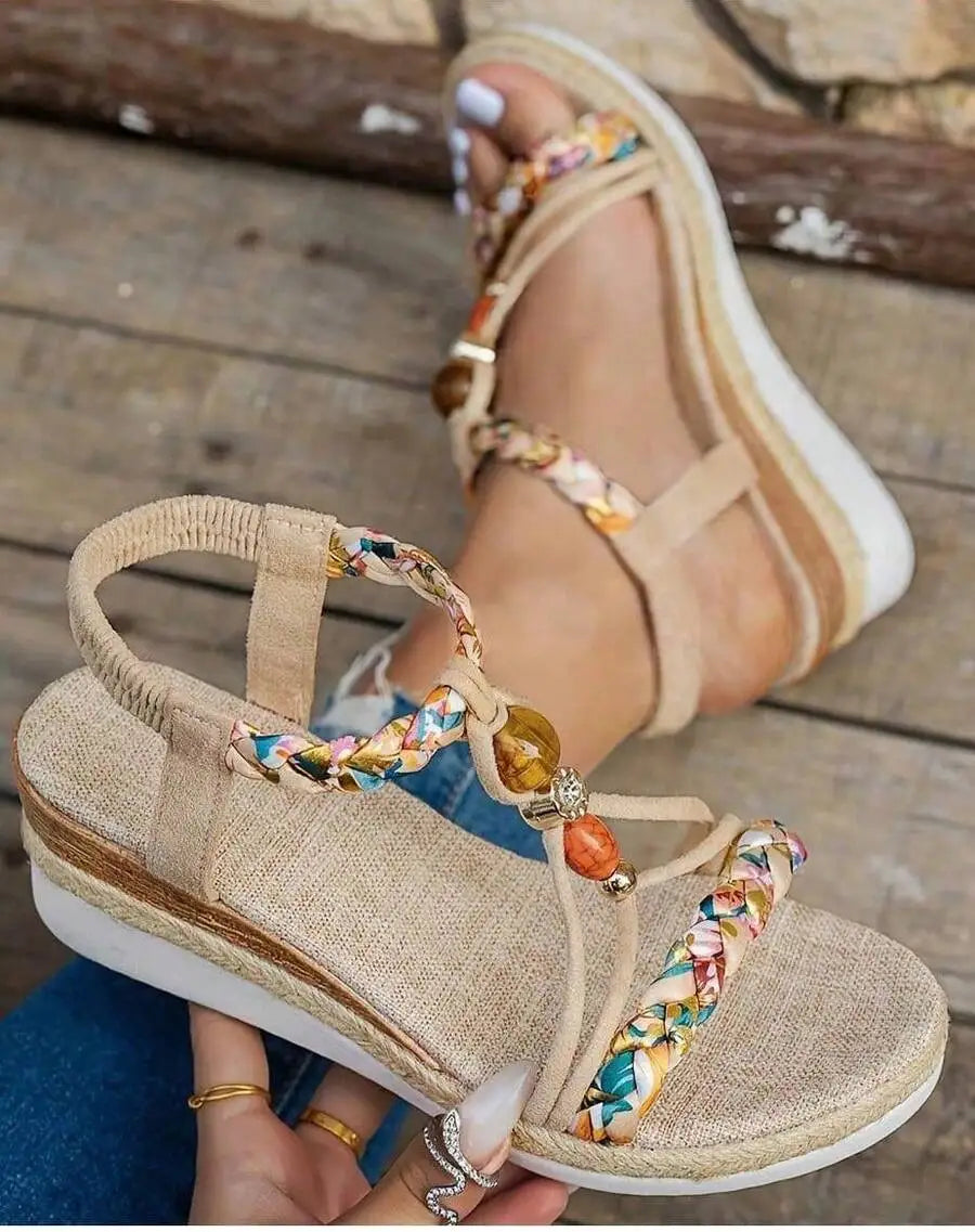 Sandali con zeppa bohémien con cinturini decorati con perline e suola in juta