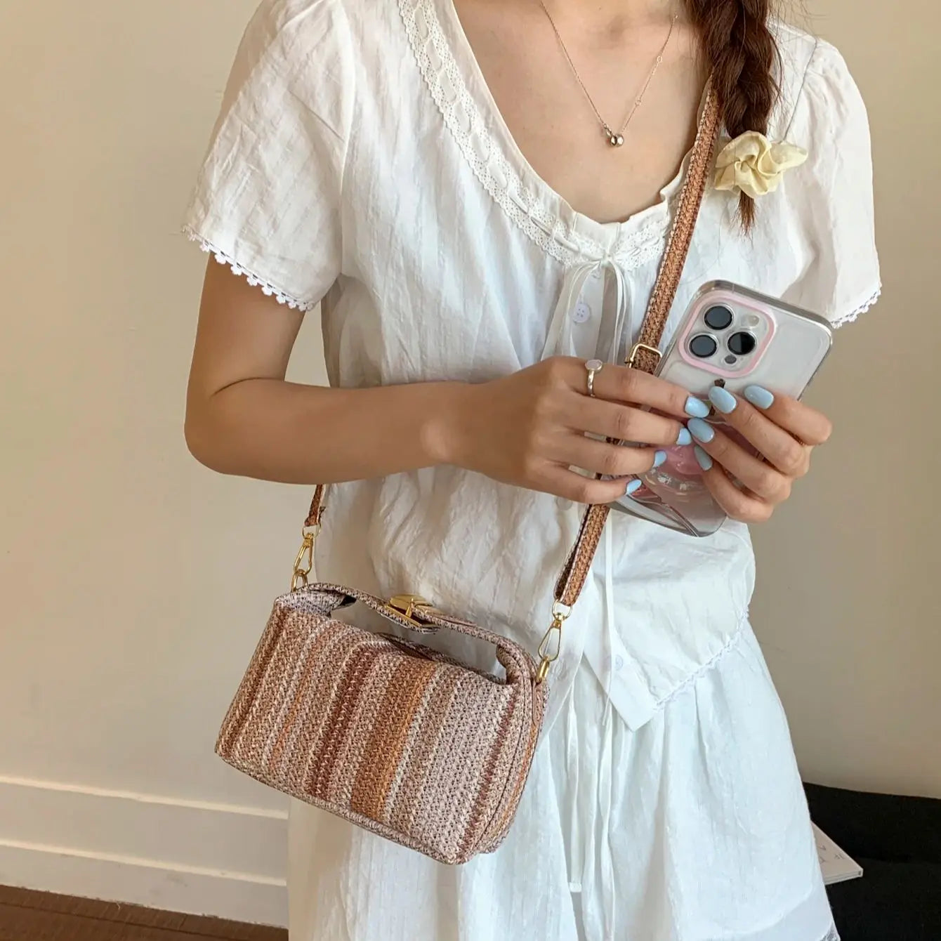 Borsa estiva per tessitura erba arcobaleno 2025 Nuova borsa a tracolla casual alla moda Borsa a tracolla alla moda Borsa quadrata piccola da donna