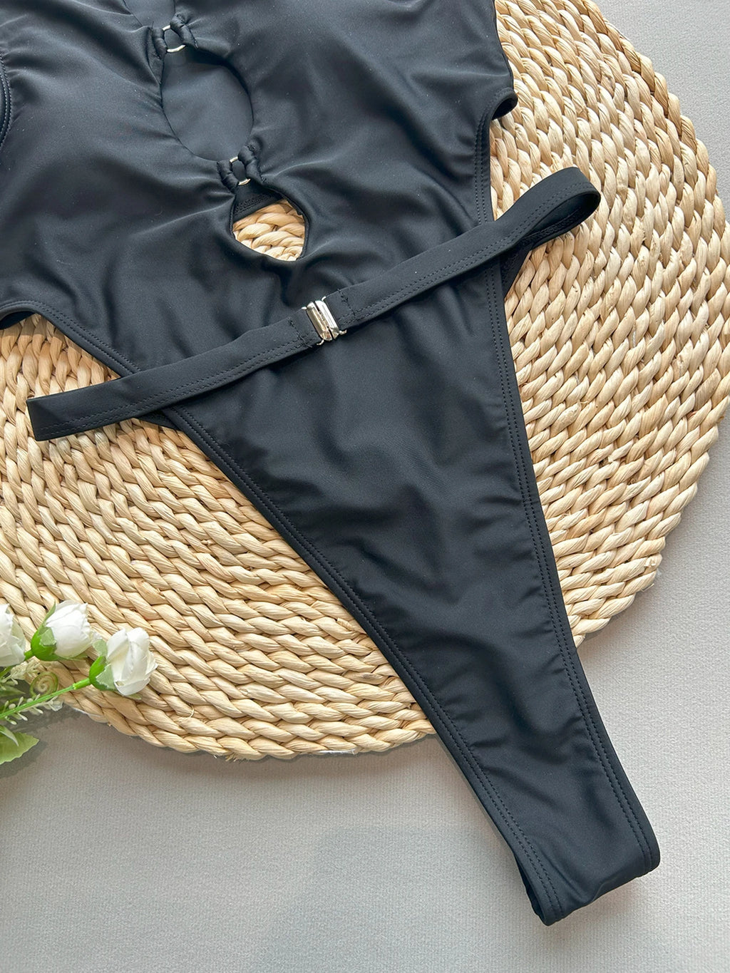 2025 Nuovo costume da bagno intero sexy dal taglio alto per le donne Scava fuori costumi da bagno Body femminile Monokini Costume da bagno senza schienale Beachwear