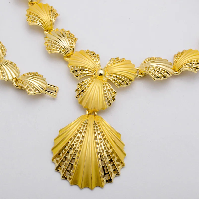 Set Gioielli Conchiglia Donna - Orecchini Collana Bracciale Anello Placcato Oro
