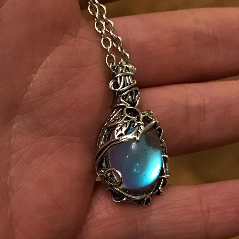 Collana con ciondolo pietra di luna Gemme di cristallo Lega di rattan Collane da donna nobili vintage per regalo di collana di pietre Waterdrop per ragazze
