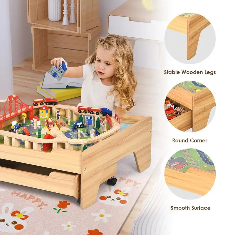 Tavolo con set trenino in legno per bambini con 100 pezzi multicolori e ruote bloccabili