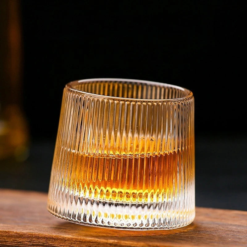 Bicchiere da whisky creativo girevole, bicchiere da birra per la casa, bicchiere da vino a strisce personalizzato anti-ribaltamento, bicchieri da whisky