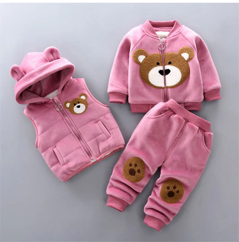 Set di abbigliamento invernale per bambini, autunnale, per maschi e femmine, tute calde e spesse, maglione con cappuccio, simpatico orsetto dei cartoni animati, completo tre pezzi per bambini da 0 a 4 anni