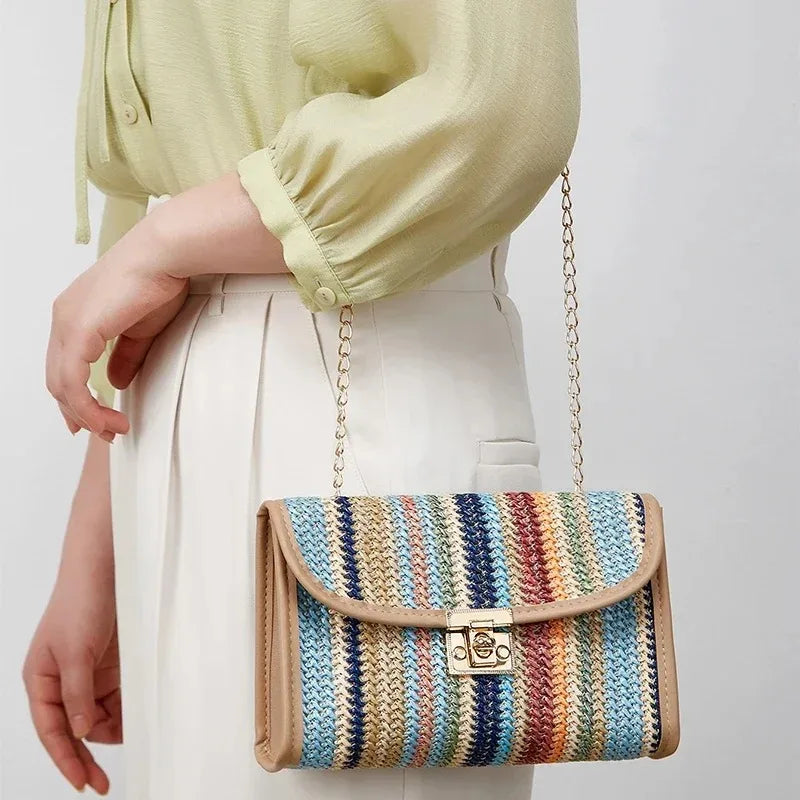 Borsa da donna in paglia lavorata a maglia in rattan a righe multicolori con borsa a catena Borse a tracolla da donna Borsa con patta dal design da viaggio