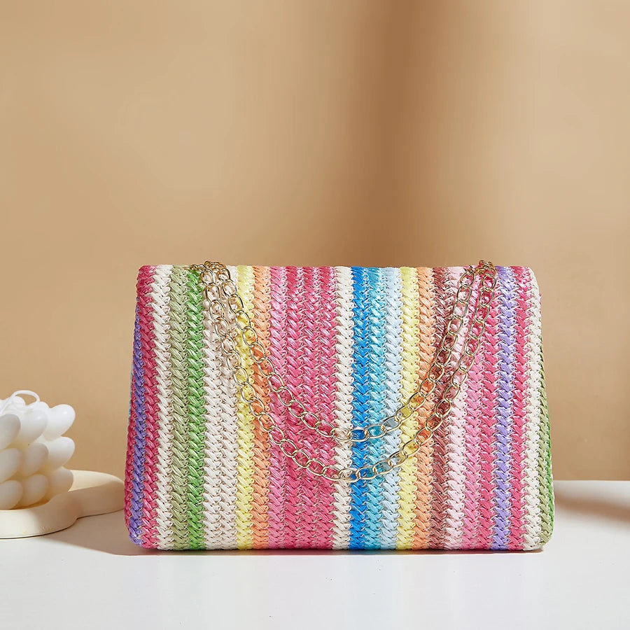 Borse da spiaggia estive in paglia intrecciata a mano in rattan Borsa da donna con chiusura Catene intrecciate Borsa a tracolla con patta Borsa a tracolla colorata con pannelli