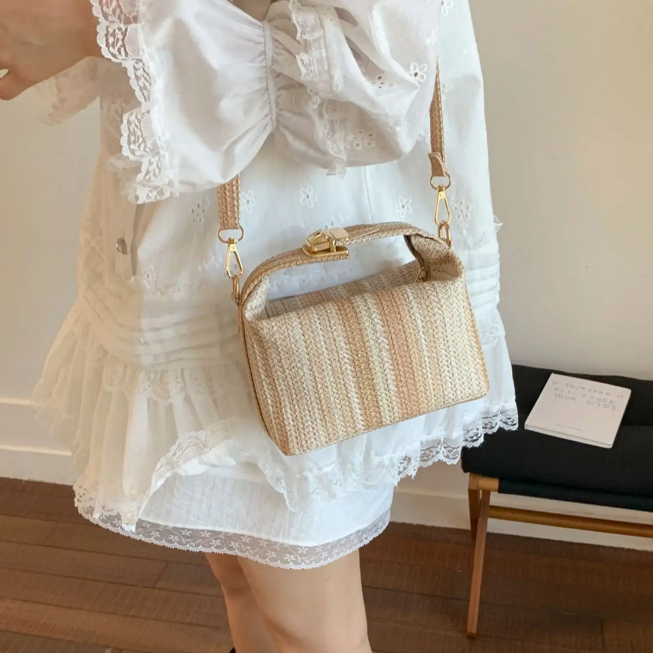 Borsa estiva per tessitura erba arcobaleno 2025 Nuova borsa a tracolla casual alla moda Borsa a tracolla alla moda Borsa quadrata piccola da donna