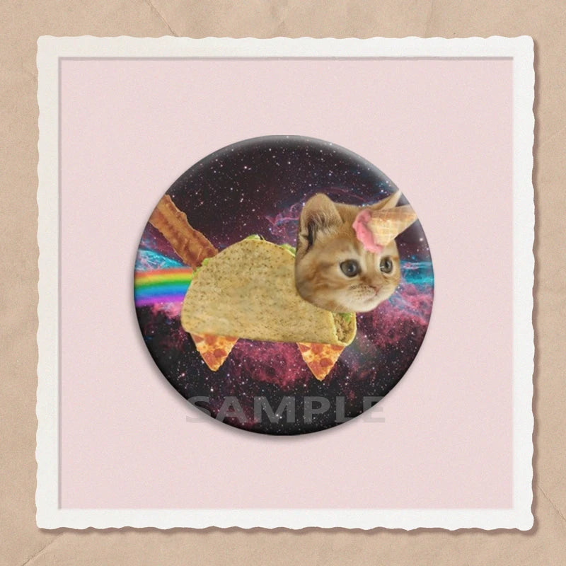 Simpatico e divertente arcobaleno gatto alieno spille con bottoni zaino abbigliamento decorazione spilla cartone animato fantascienza distintivo gioielli regali per bambini
