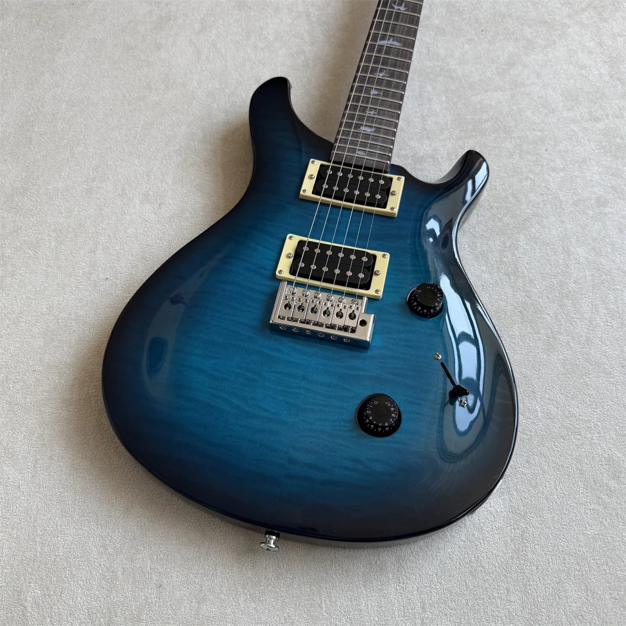 Chitarra Elettrica PRS in Mogano con Spedizione Rapida, Timbro e Sensibilità Eccellenti
