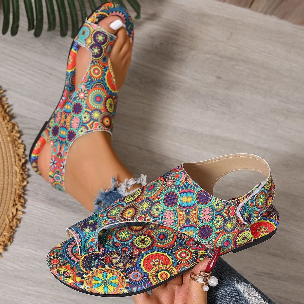 2025 Sandali piatti da donna Sandali bassi comodi stampati Scarpe stile romano della Boemia per le donne Scarpe moda Sandalias De Mujer