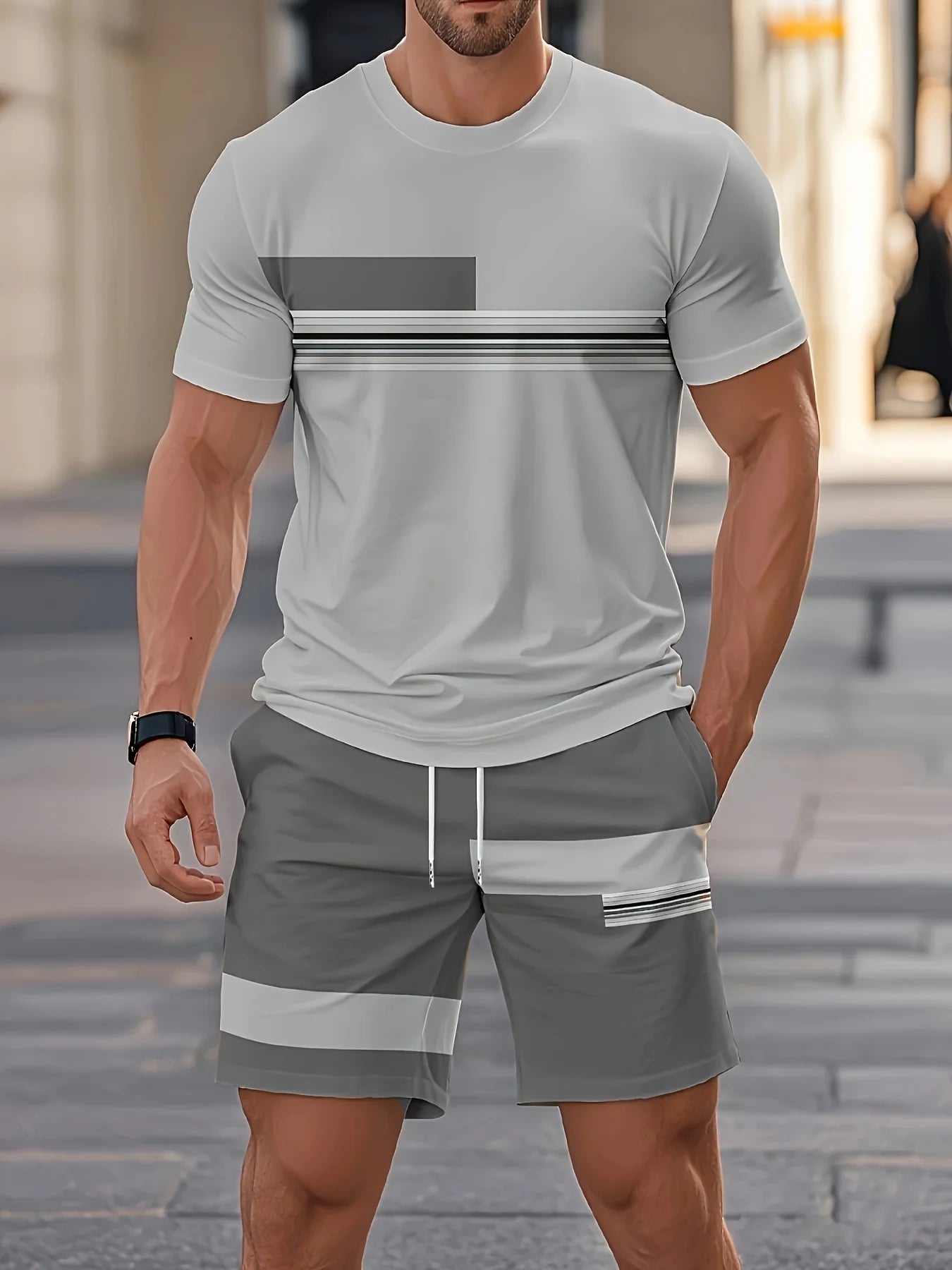 2026 Set da due pezzi casual da uomo di nuovo arrivo estivo 2026 Camicia a maniche corte con stampa a righe e pantaloncini sportivi Set da fitness da uomo