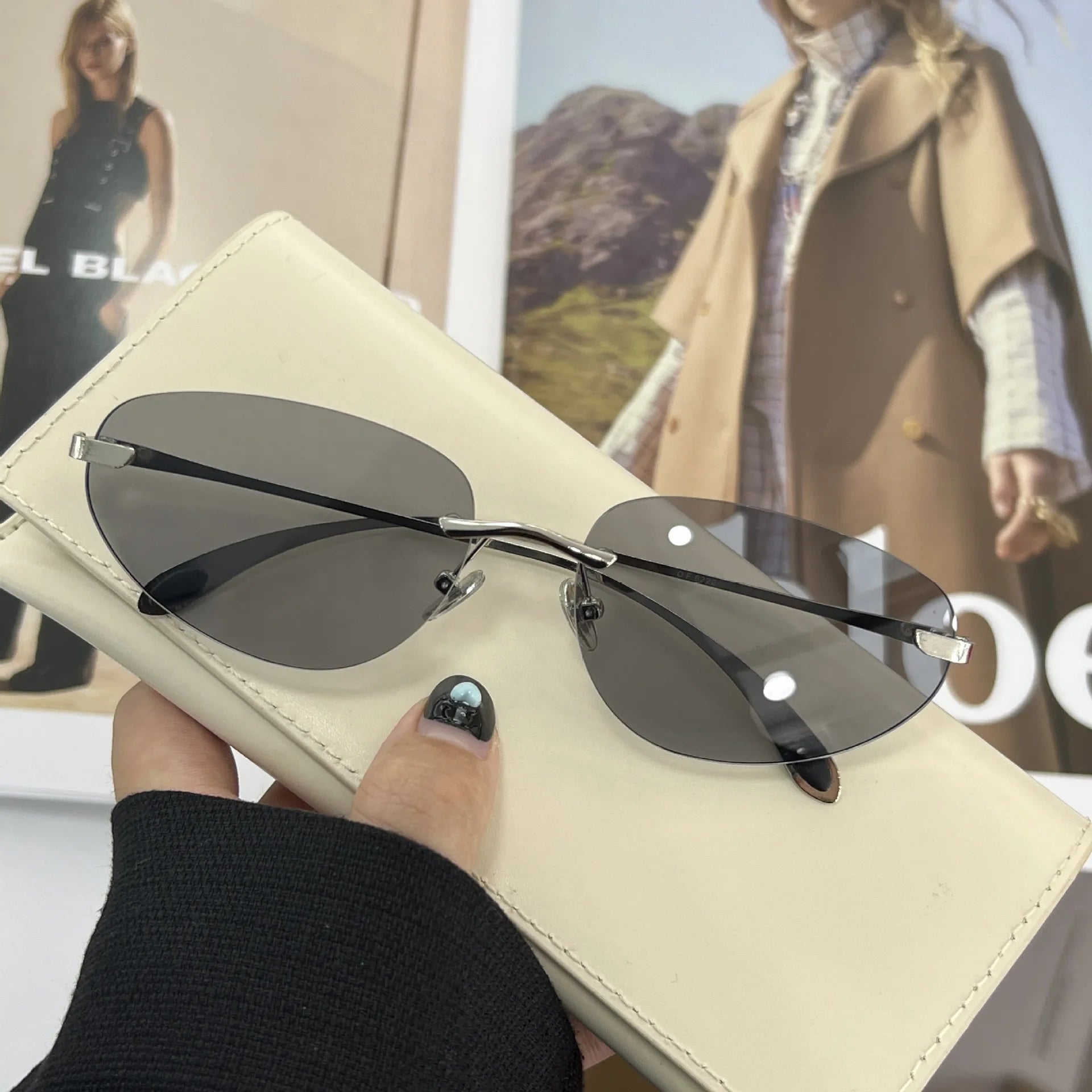 Occhiali da sole senza montatura Y2K da donna Occhiali da sole senza montatura di marca di lusso Futuro stili coreani Cat Eye Occhiali UV400 Occhiali alla moda