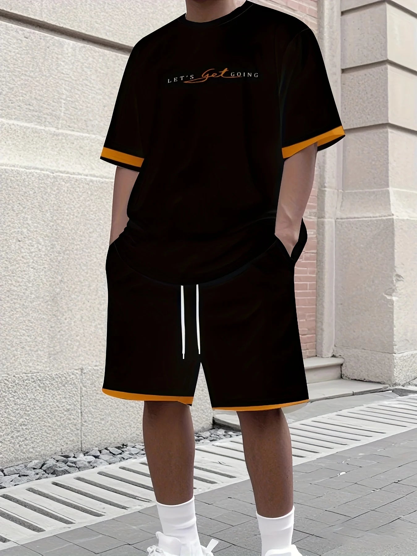 Nuovo Set Moda Uomo 2026: T-Shirt Girocollo e Pantaloncini con Stampa Sfumata Minimalista - Completo Due Pezzi per Streetwear e Sport Outdoor