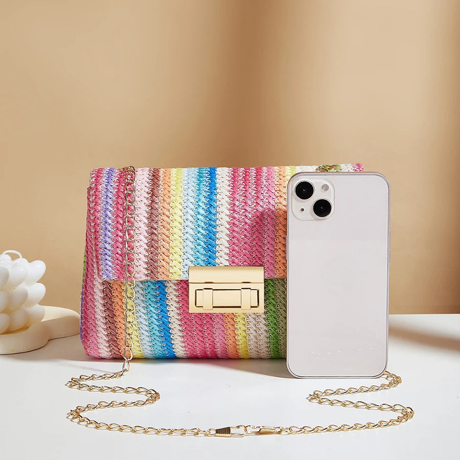 Borse da spiaggia estive in paglia intrecciata a mano in rattan Borsa da donna con chiusura Catene intrecciate Borsa a tracolla con patta Borsa a tracolla colorata con pannelli