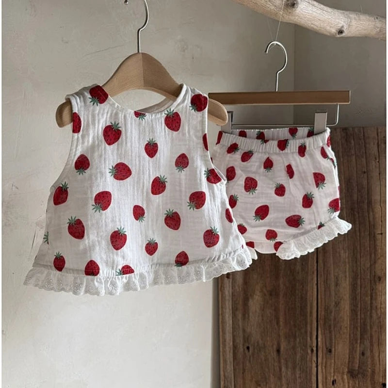 TZ2631 Stile coreano estate neonata cotone morbido bordo in pizzo tinta unita gilet fragola grandi pantaloncini P set vestito da bambino