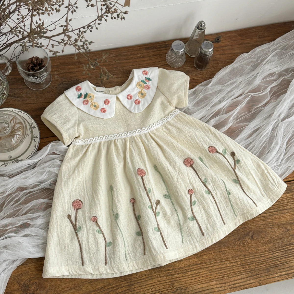 Abito estivo in puro cotone per bambina, grazioso vestito da principessa con colletto a bambola e ricami floreali per neonate da 0 a 3 anni