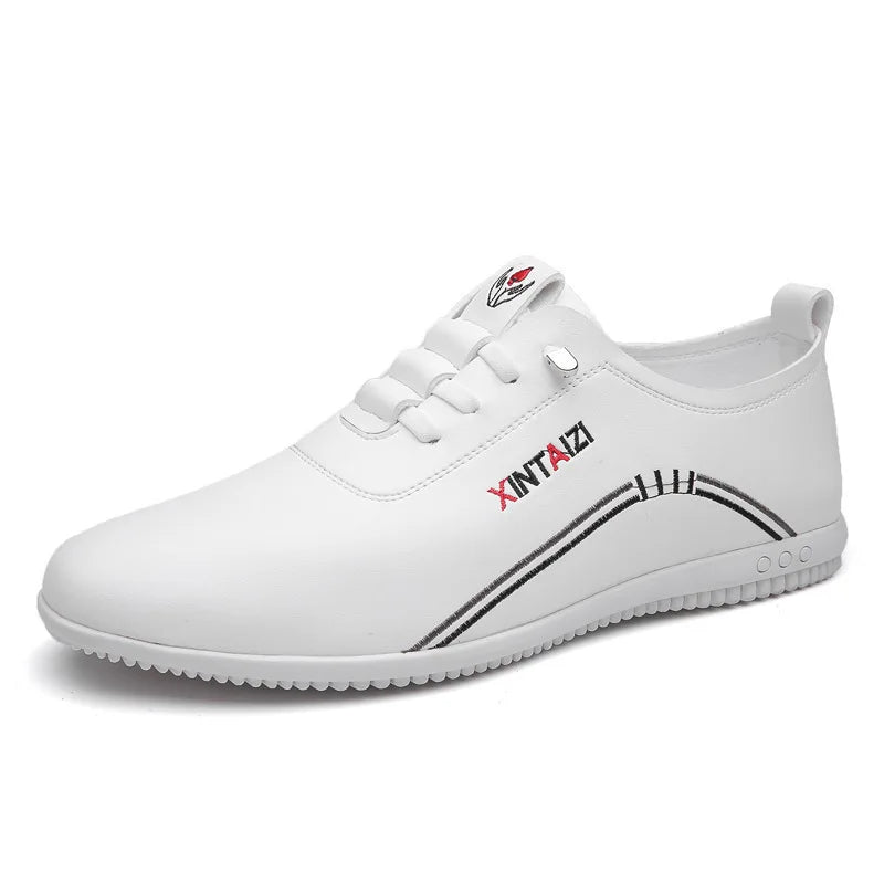 2024 scarpe casual da uomo in pelle versatili calzature bianche da lavoro moda antiscivolo mocassini comodi maschili nuovo piatto leggero