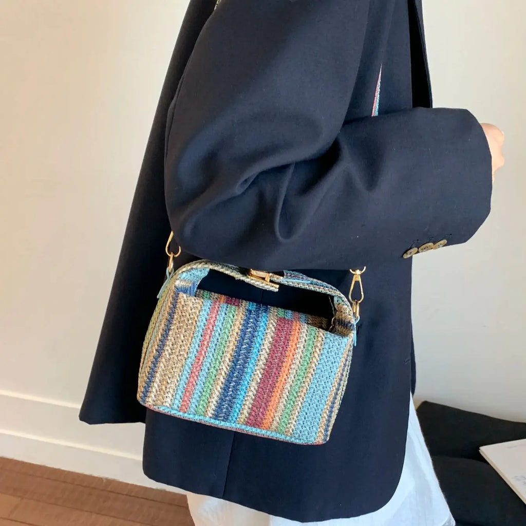 Borsa estiva per tessitura erba arcobaleno 2025 Nuova borsa a tracolla casual alla moda Borsa a tracolla alla moda Borsa quadrata piccola da donna