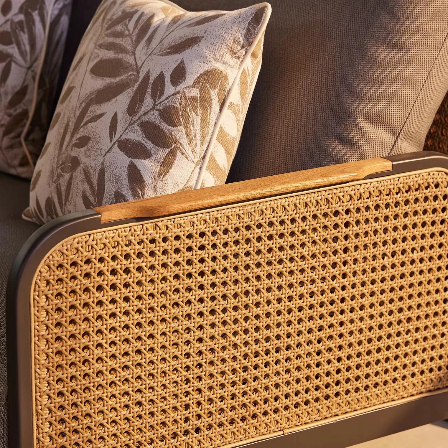 Mobili da salotto moderni Set da salotto per esterni Divano da giardino Mobili da giardino in rattan Set di divani da esterno